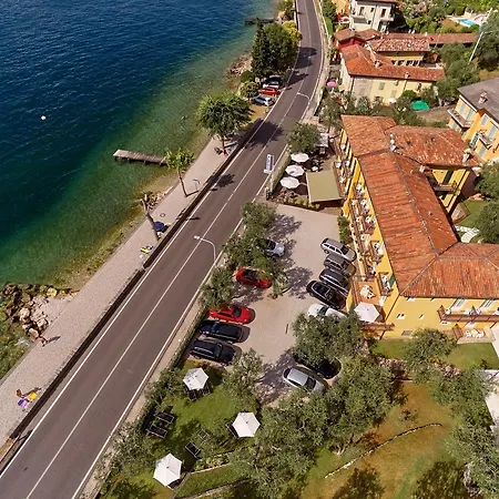 Del Garda 2* トッリ・デル・ベーナコ