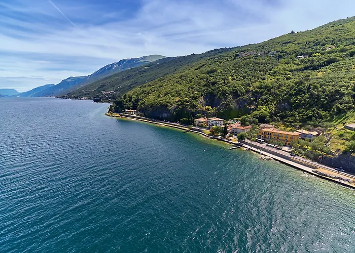 Del Garda فندق
