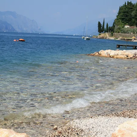 加尔达湖酒店 2* 托里德尔贝纳科