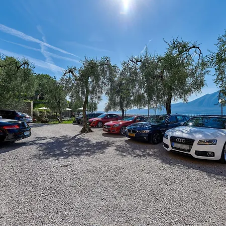 加尔达湖酒店 酒店