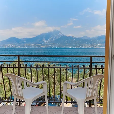 加尔达湖酒店 2*