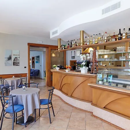Del Garda Hotel Torri Del Benaco